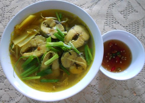 Canh chua nấu cá chuồn có vị thanh ngọt rất vừa miệng. Ảnh: N.D.