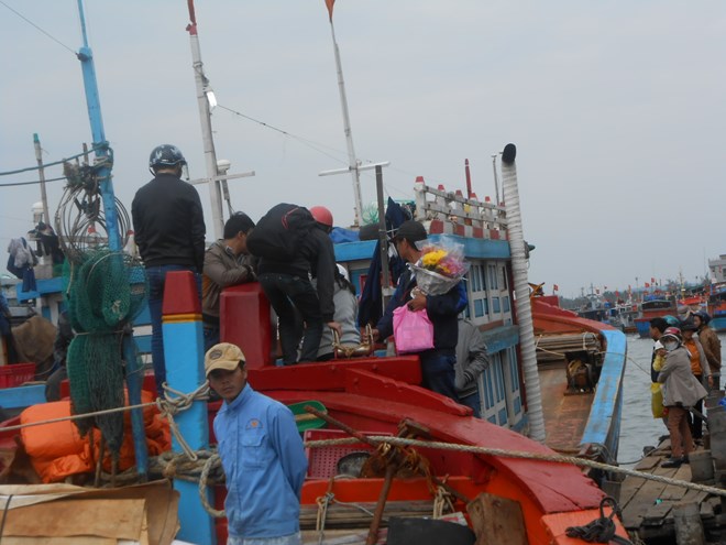 chở khách ra đảo