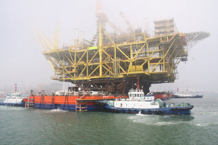 Dàn khoan - lọc dầu khí khổng lồ Lệ Loan 3-1.