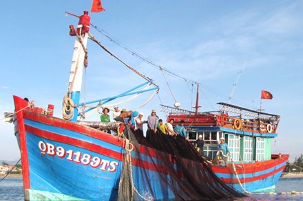 đoàn kết trên biển