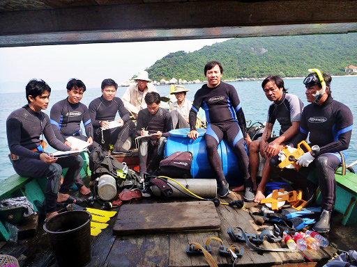 Đội phục hồi san hô cứng