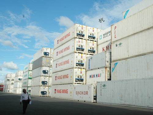 hang thuy san xuat khau