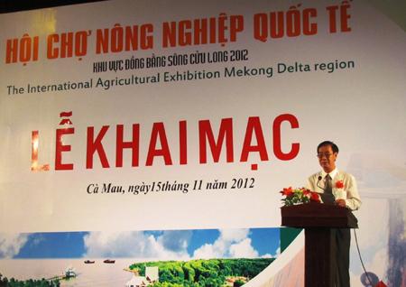 Thứ trưởng Dịêp Kỉnh Tần phát biểu khai mạc Hội chợ