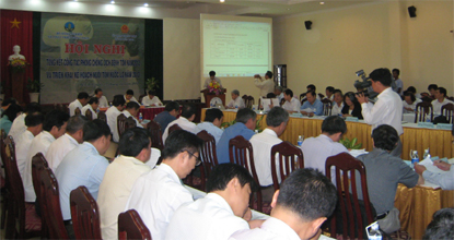 Hội nghị: “Tổng kết công tác phòng chống dịch bệnh tôm năm 2012 và Triển khai kế hoạch nuôi tôm nước lợ năm 2013”, Bến Tre, 12/12/2012.