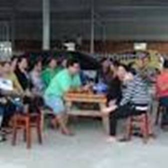 làm hai chợ