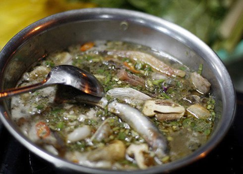 Lẩu cá kèo là món ăn lành tính, bạn có thể thưởng thức món ăn này trong thời tiết lạnh hay nắng nóng đều ngon miệng. Ảnh: N.S.