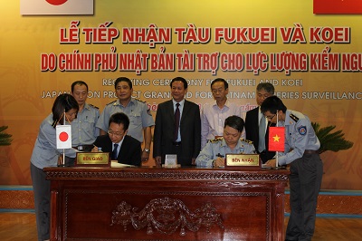 lễ tiếp nhận tàu