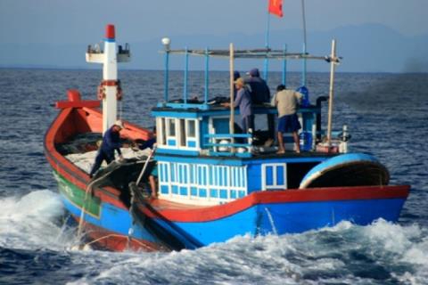 Ngư dân Việt bị bắn trên biển: Truy đuổi 2,5 giờ
