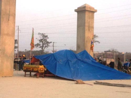 nhà máy gây ô nhiễm