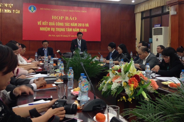 quang cảnh họp báo