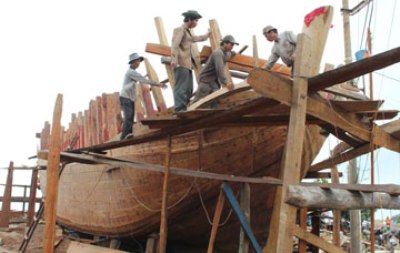 Ngư dân cần vốn để đóng mới, cải hoán tàu cá - Ảnh: L.HẢO