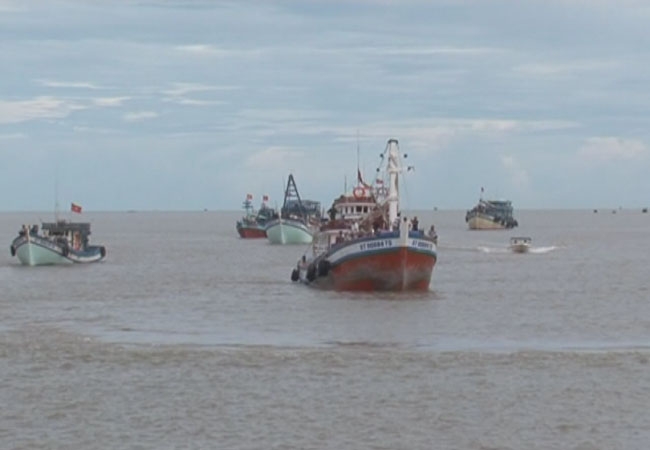 Tàu đánh bắt gần bờ