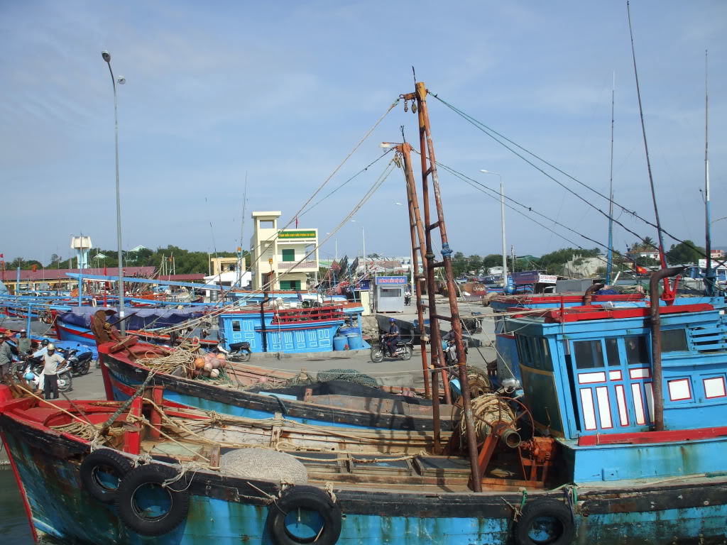 tàu đánh cá