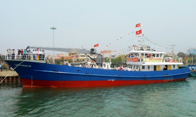 tàu cá vỏ thép Quảng Bình