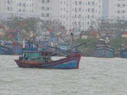 tàu thuyền ra khơi