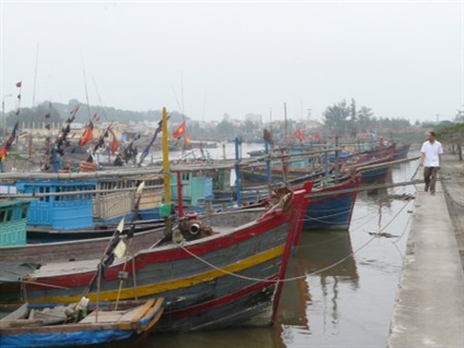 Tàu tại bến Đồ Sơn (Nguồn: Việt Hòa - Báo mới)