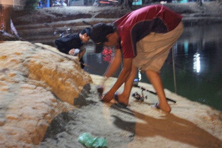 Thú câu cá thư giãn ở "cõi âm" tại Sài Gòn