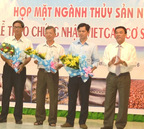 trao chung nhan thuy san