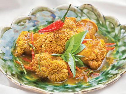 trứng cá kho nghệ