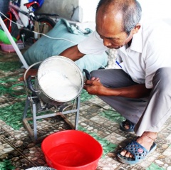 Kinh nghiệm phòng bệnh tôm nuôi mùa mưa của nông dân Quỳnh Lưu
