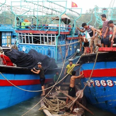 Nghệ An khẩn trương kêu gọi tàu thuyền vào bờ tránh, trú bão số 2