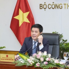 Điện đàm đề nghị Trung Quốc tạo thuận lợi thông quan hàng nông, thủy sản Việt Nam