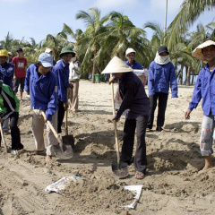 Khởi động Chương trình “Làm sạch biển”