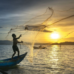 Bấp bênh nghề đóng đáy sông sâu