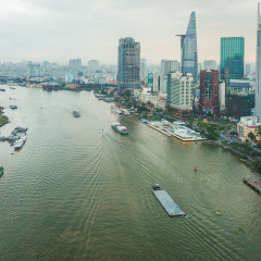 TP.HCM có nên phát triển nuôi cá lồng bè trên sông Sài Gòn?