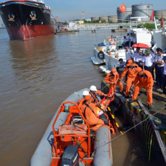 Thanh Hoá: Va chạm trên biển – 4 người thiệt mạng, 8 người thoát nạn