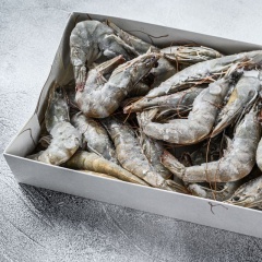 Vì sao không nên rã đông tôm bằng lò vi sóng?