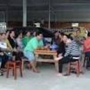 Khổ vì cho cùng lúc làm hai chợ
