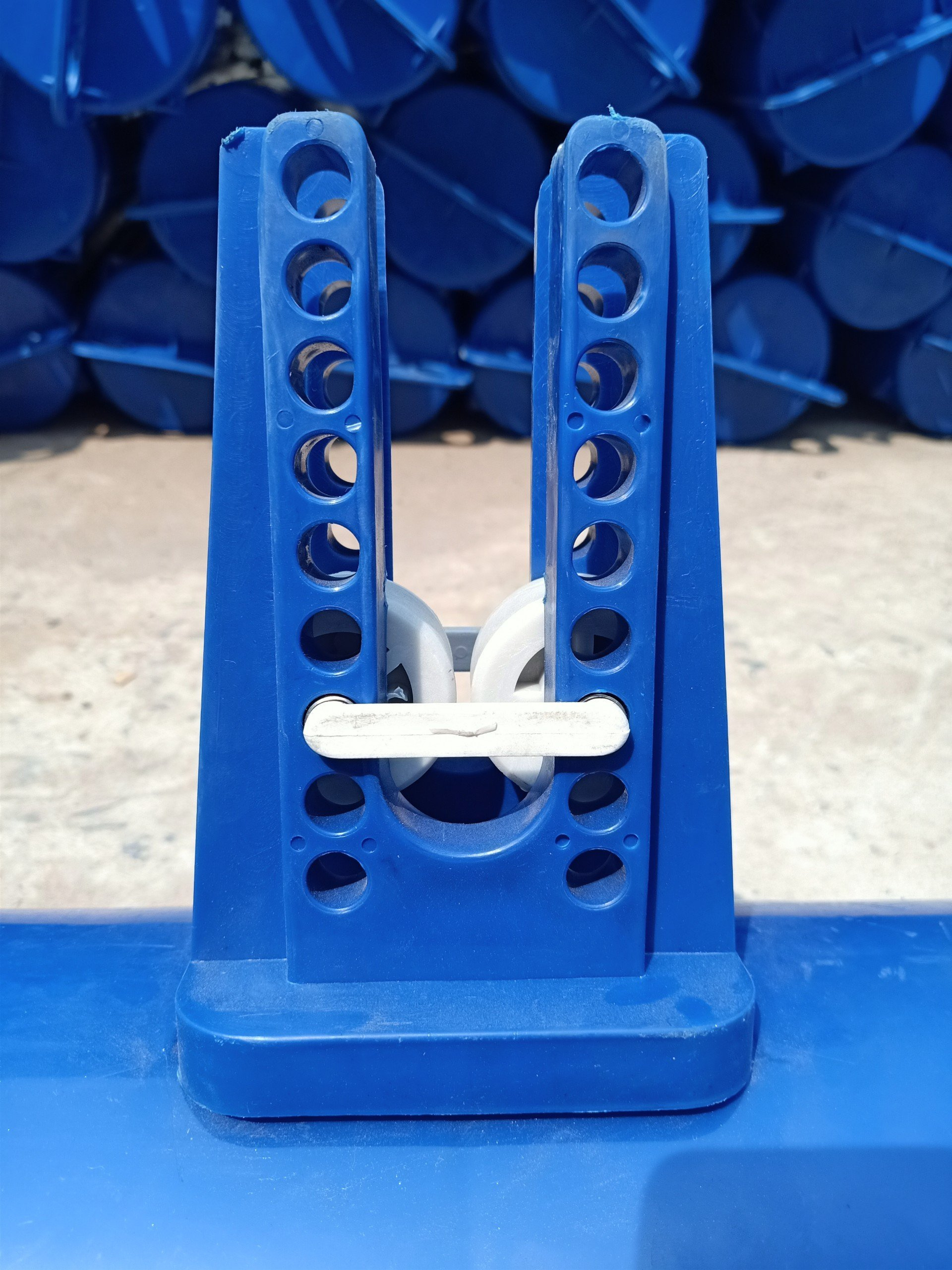 Phao tròn có con lăn tăng đơ AQUA MINA - Ảnh 2