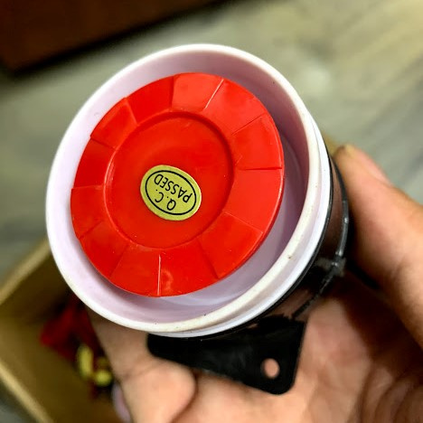 Còi hú báo động - Ảnh 3